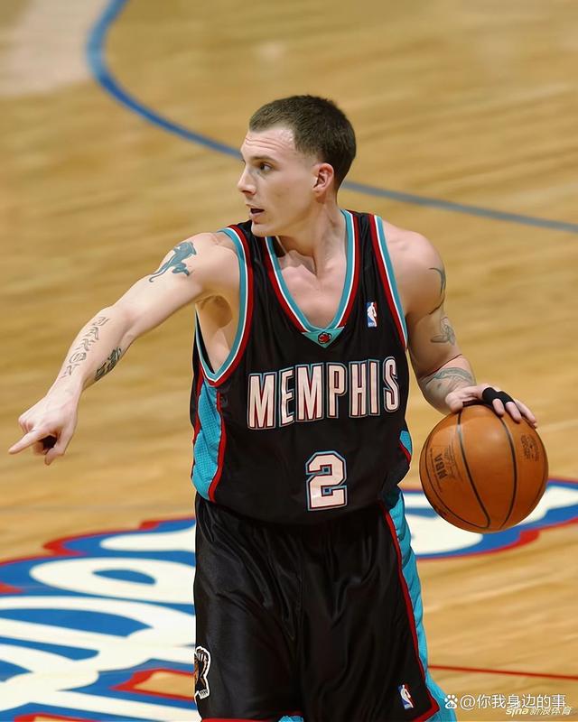 球员技艺精湛，深受球迷喜爱的风格