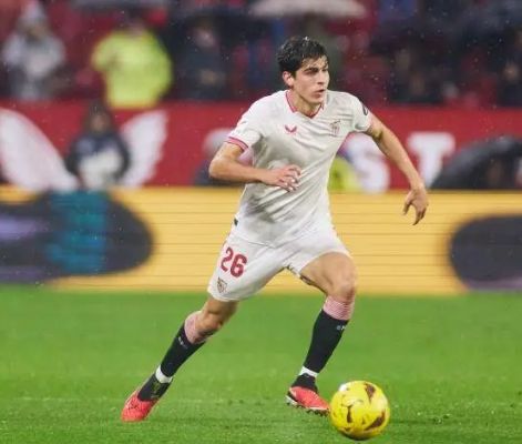 AC米兰老板贴近球队，或有意引进世界级巨星的简单介绍