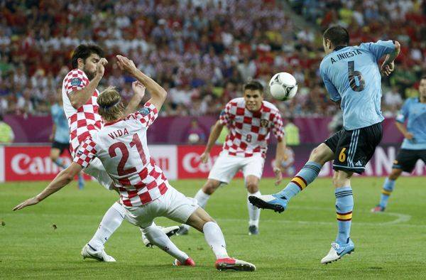 开云平台-包含意大利击败荷兰，晋级下一轮比赛的词条