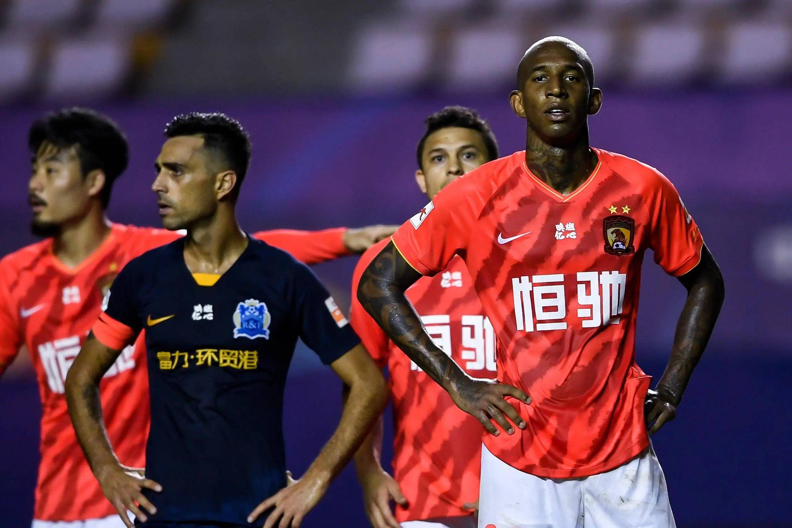 关于本土球员崭露头角,备战外援匮乏成困境的信息 关于本土球员崭露头角,备战外援匮乏成困境的信息