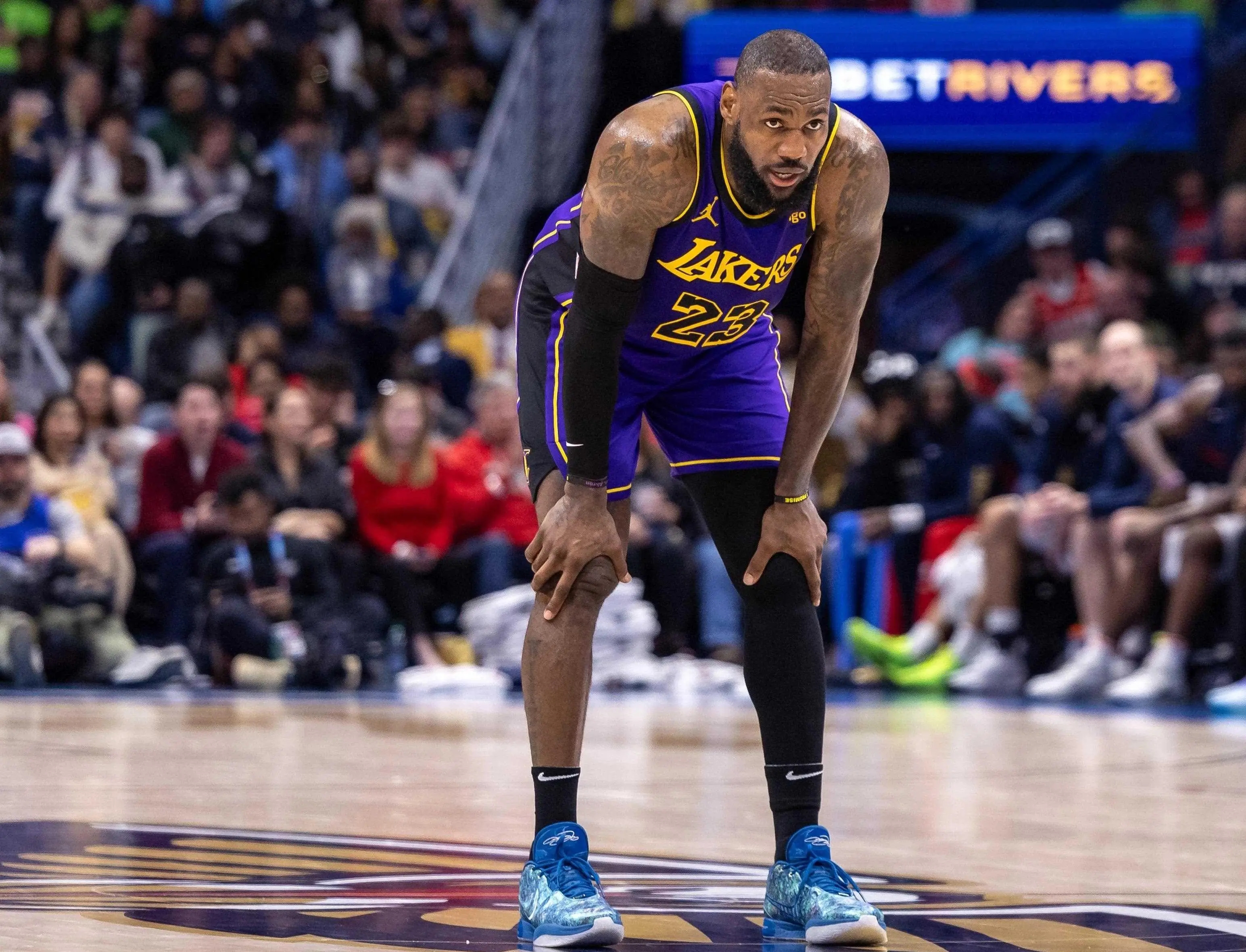 NBA总决赛：湖人队重返巅峰，勒布朗詹姆斯称王