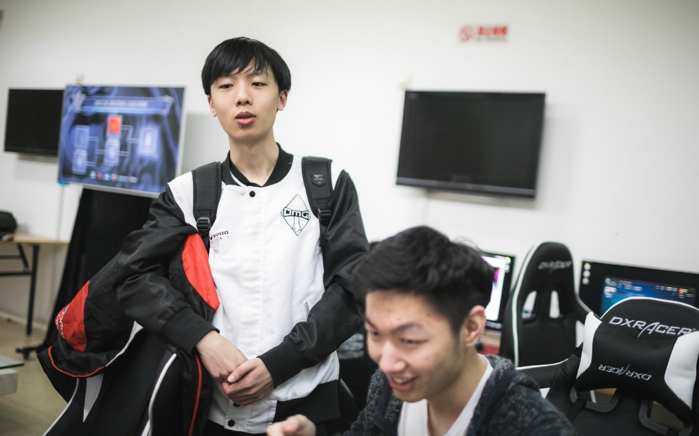 开云APP-GEN绝杀DK，Clid单局斩获MVP焦点之战成都决赛之夜，点燃全场激情