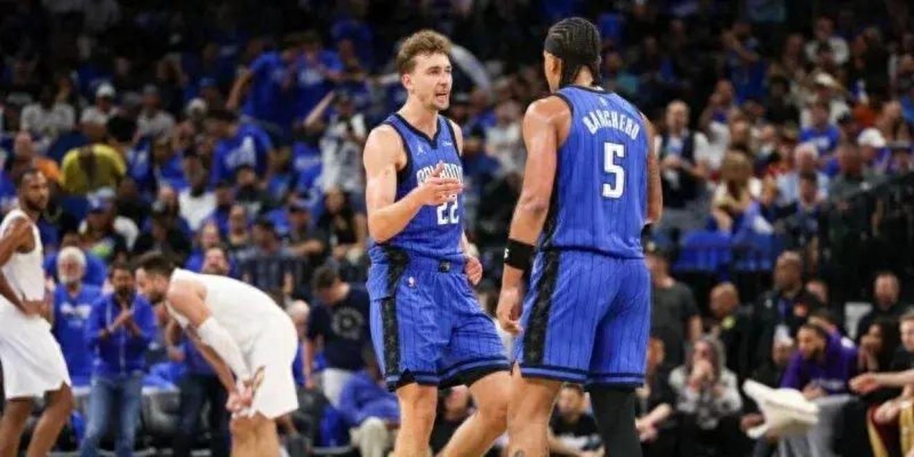 开云体育入口-步行者队险胜魔术队