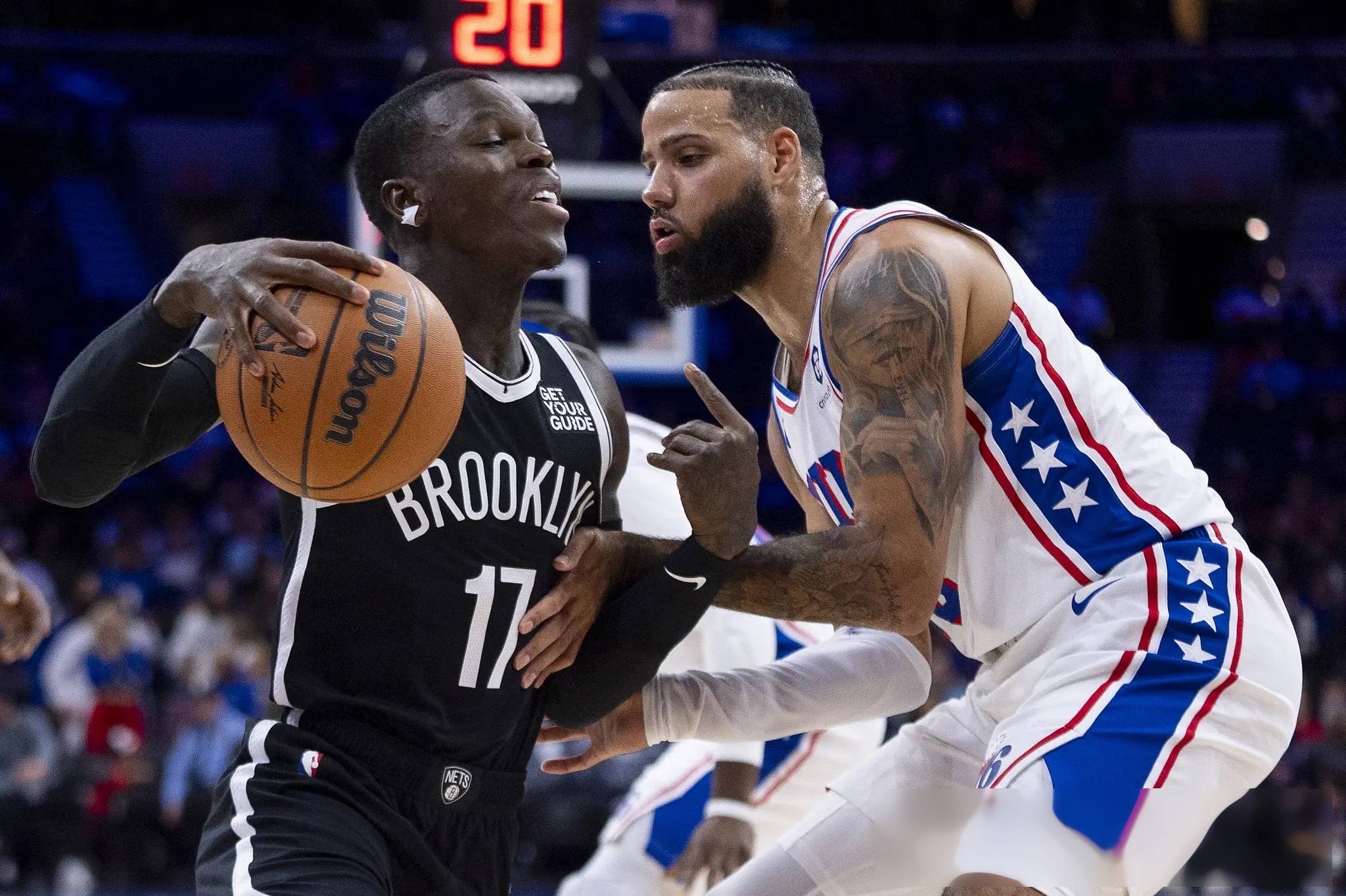 开云体育入口-篮网队客场失利，季后赛前景堪忧