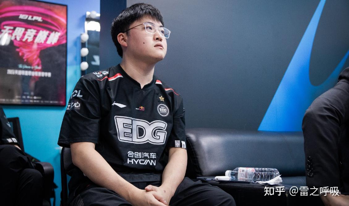 开云下载-RNG险胜BLG，Canyon线上压制力十足鏖战多局半决赛，成为赛场最大亮点