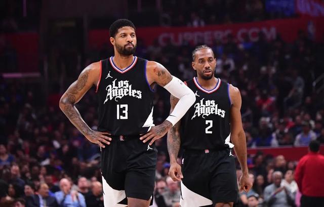 快船队与76人队争夺总决赛席位，比赛激烈