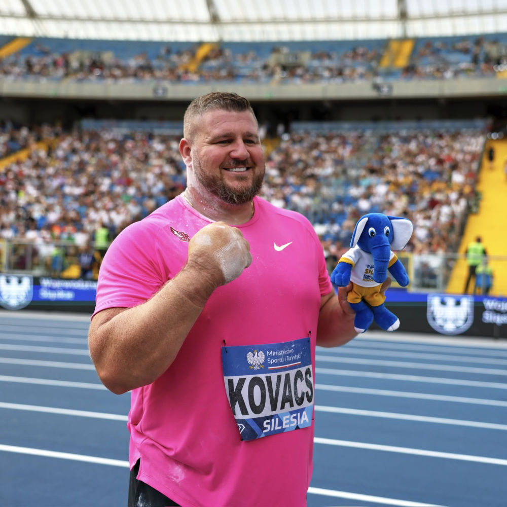 开云体育登录-意大利田径代表团飞速冲刺，冠军归来再圆梦