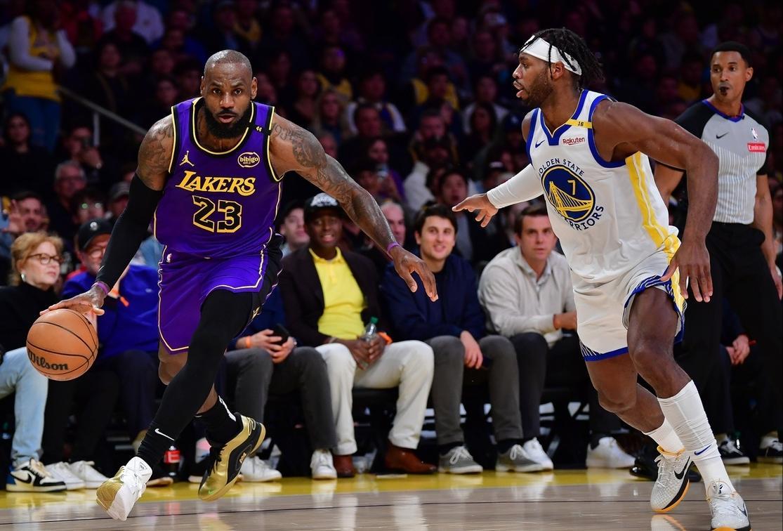 湖人球员表现出色,带领球队取得胜利 湖人球员表现出色,带领球队取得胜利