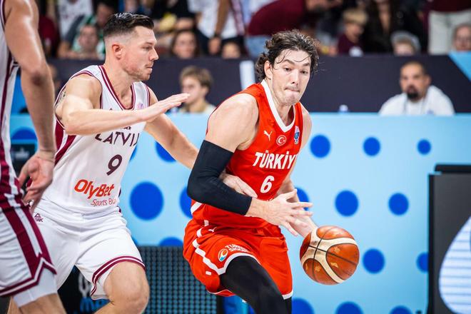 马刺队老将发威,季后赛经验丰富 马刺队老将发威,季后赛经验丰富