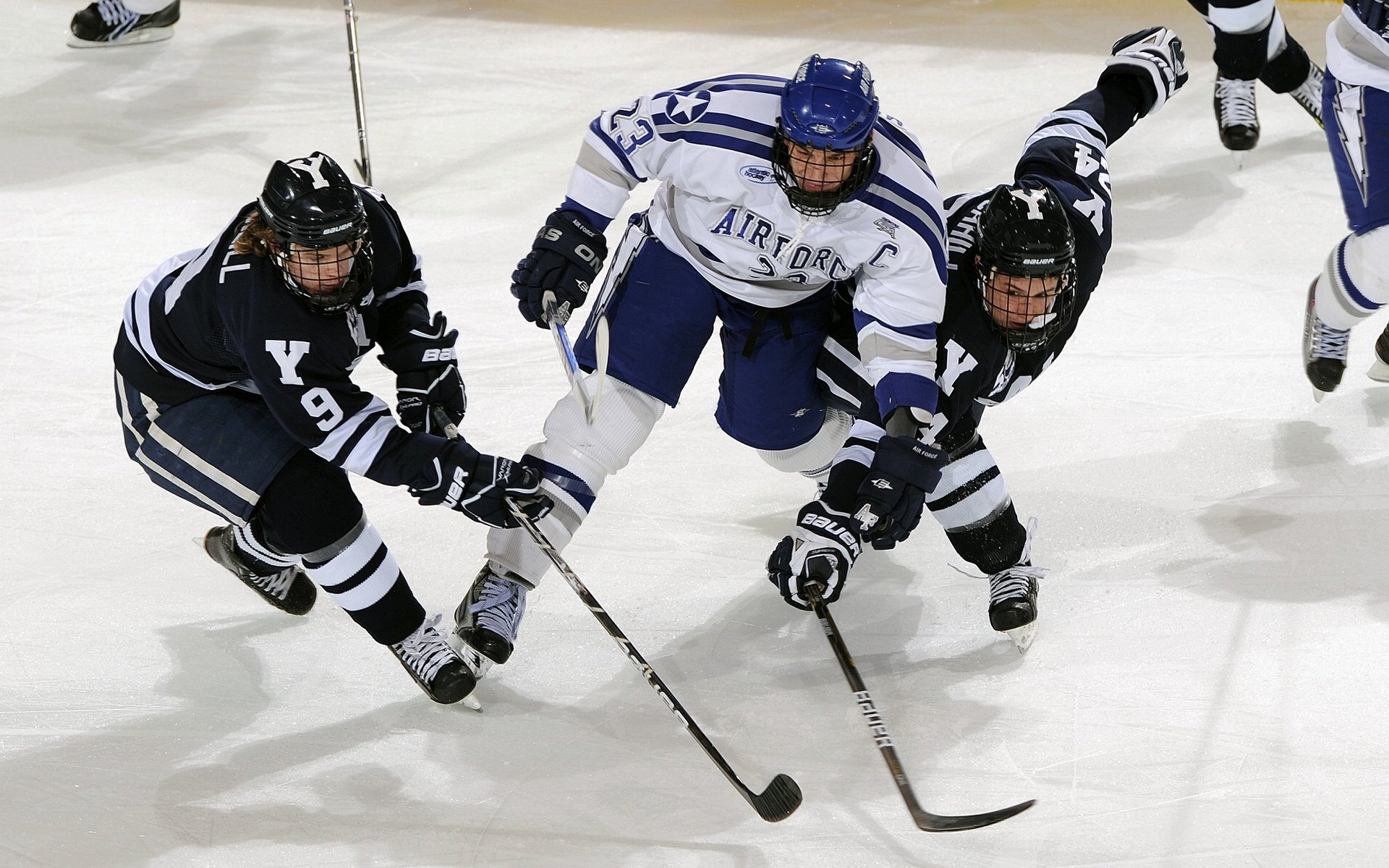 当坚盾刺出长矛,无名之辈巴斯托尼在巨人肩膀扛起委内瑞拉