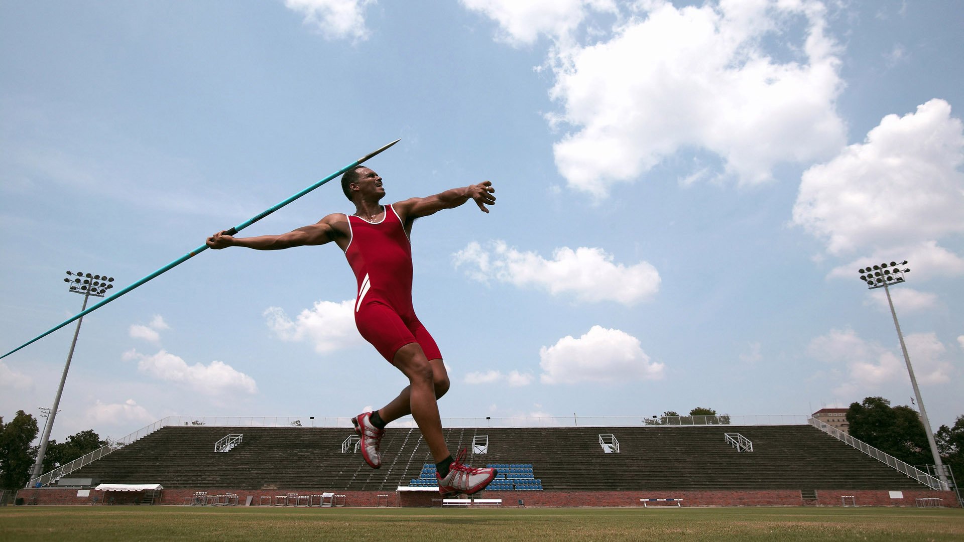 辛纳与他的草地之剑，重剑也能舞出优雅