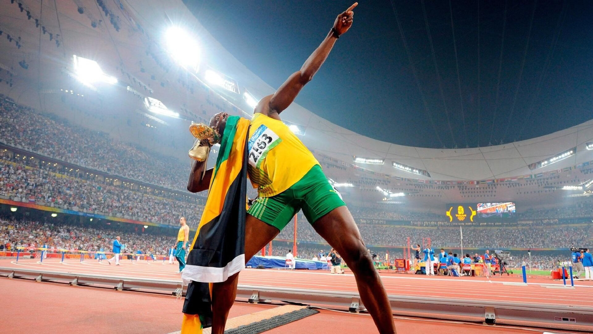 羽球江湖，日本队力克马来西亚队，陈雨菲的高光时刻在观众席